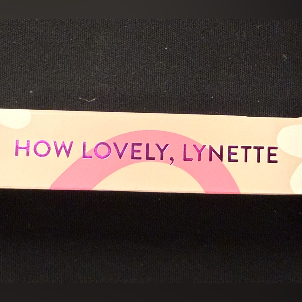 How Lovely, Lynette Red Aspen Nail Dashes - Press-On Nails - Picture 3 of 3
